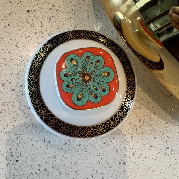 Versace Gold Combi Pot - Picture 7 of 11